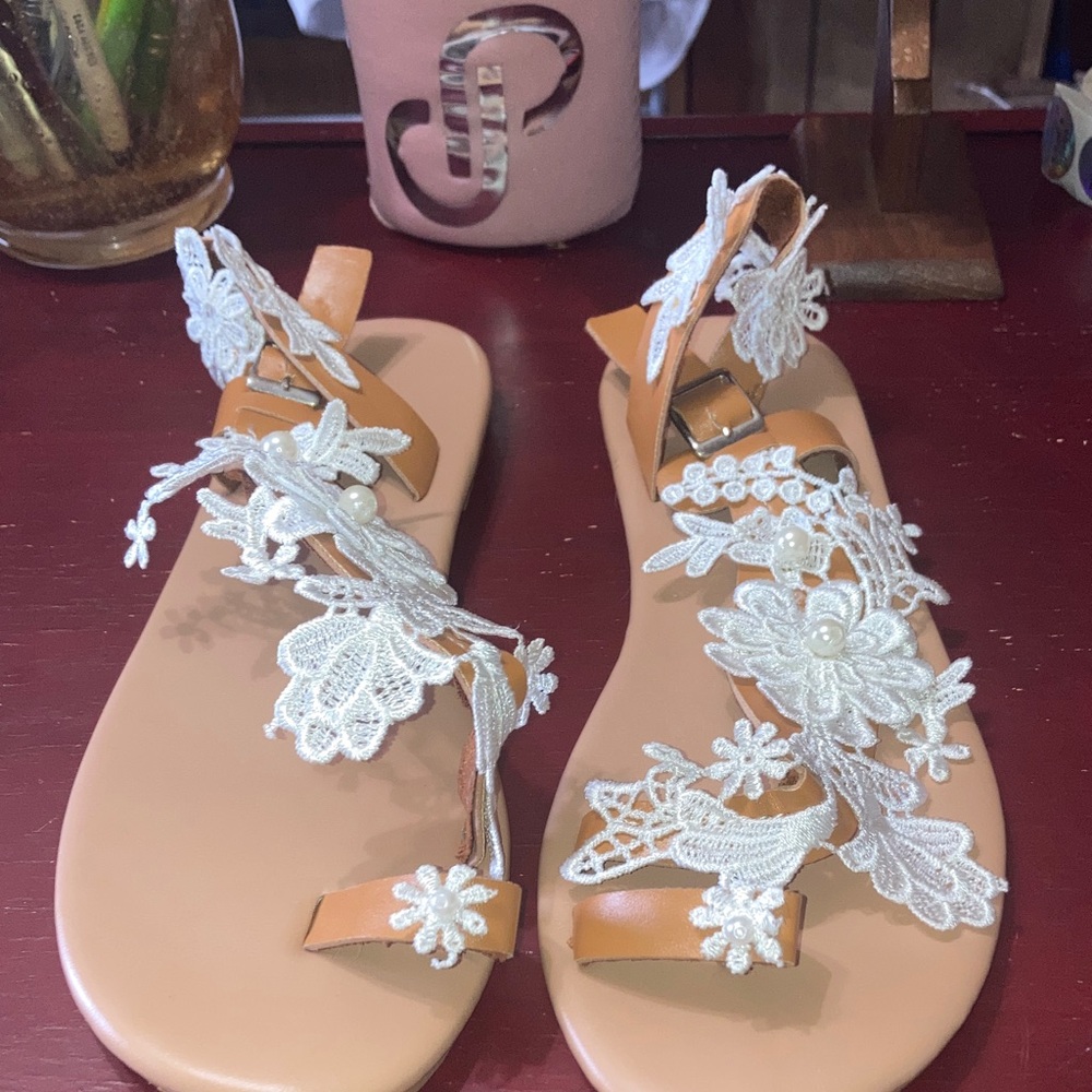 Chic Tan Sandals with White Lace Details
